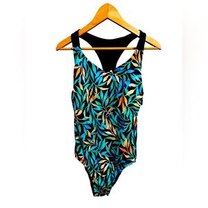 Lands End Women’s Swimsuit One Piece Size 10 Floral Tropical New Built In Bra